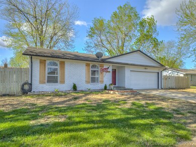 1919 W Toledo St, Broken Arrow, OK 74012 - photo 2