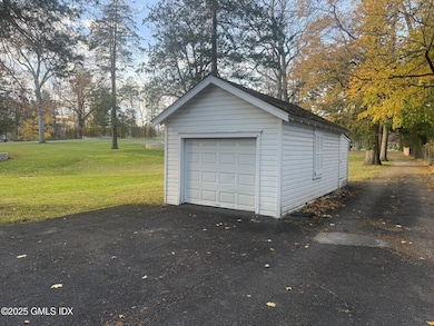 33 Parsonage Rd, Greenwich, CT 06830 - photo 3