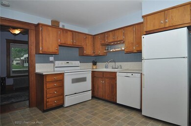 28 Warner St, Woonsocket, RI 02895 - photo 6