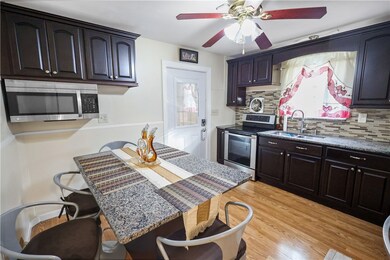 132 Bakers Creek Rd, Warwick, RI 02886 - photo 4