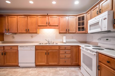 8424 Aspen Glen Way unit 8424, Louisville, KY 40228 - photo 7