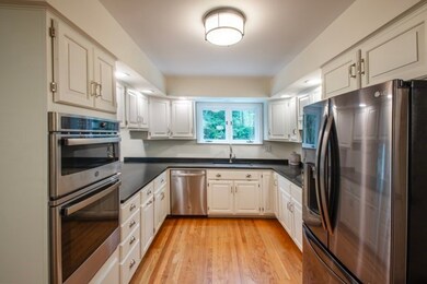 7 Foxglove Ln, Amherst, MA 01002 - photo 3