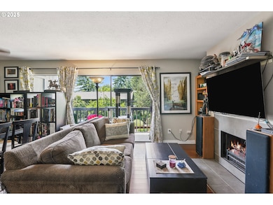 7522 SW Barnes Rd unit E, Portland, OR 97225 - photo 6