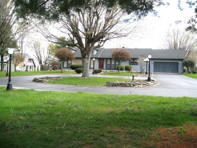 914 S Fairway Dr, Greensburg, IN 47240 - photo 2