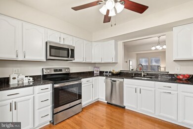11703 Summer Oak Dr, Germantown, MD 20874 - photo 4