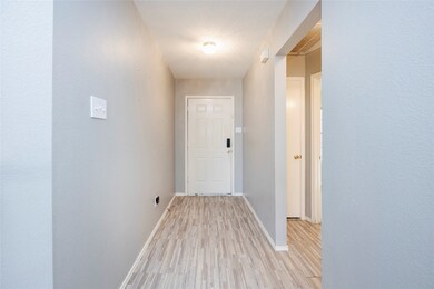 2806 Dove Tree Dr, Alvin, TX 77511 - photo 4