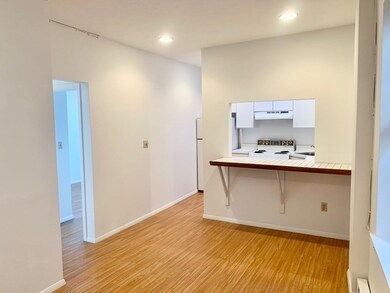 16 Foster St unit 10, Boston, MA 02109 - photo 4