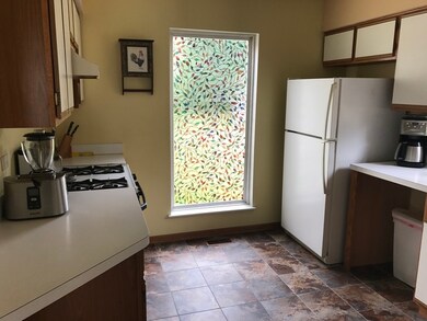 1838 Cambridge Dr, Carpentersville, IL 60110 - photo 4