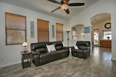 2171 N Iowa St Chandler AZ-large-008-7-U