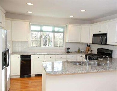 152 Worcester Ln, Waltham, MA 02451 - photo 5