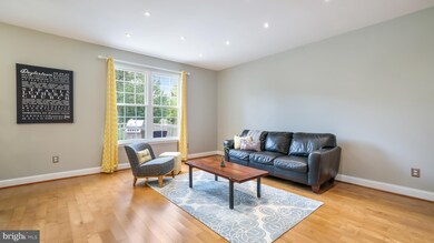 5085 Beacon Hill Ct, Doylestown, PA 18902 - photo 4