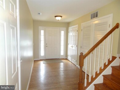 25549 Gwynneth Square, Chantilly, VA 20152 - photo 3