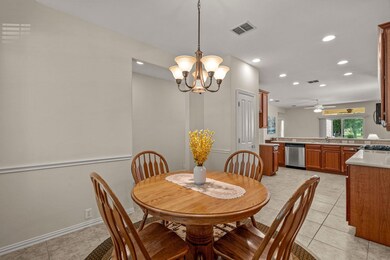 Large eating area that provide easy access to the 
