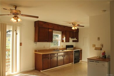 8906 Leafycreek Dr, North Chesterfield, VA 23237 - photo 2