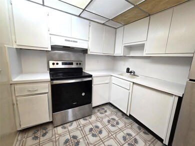 Parkway Towers unit 511, Miami, FL 33169 - photo 6