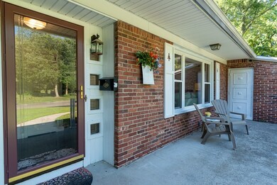 8 Osceola Ln, Longmeadow, MA 01106 - photo 3