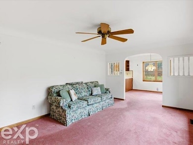 39 S Flower St, Croswell, MI 48422 - photo 5