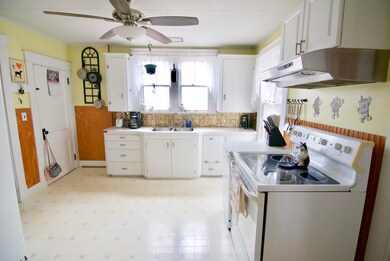 24 Mitchell St, Skowhegan, ME 04976 - photo 2