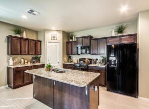 546 Sunset Valley Ave, Socorro, TX 79927 - photo 6