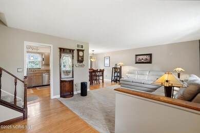 838 Longmeadow Ln, Findlay, OH 45840 - photo 7