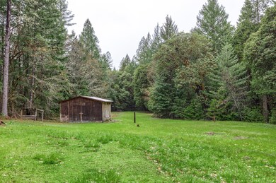 1935 Azalea Dr, Grants Pass, OR 97526 - photo 3