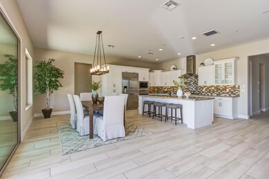 004_Dining Room