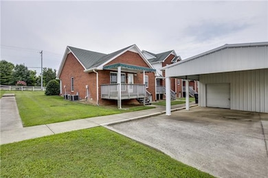 This unit has a c covered back deck