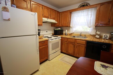 26 Cedar - Kitchen