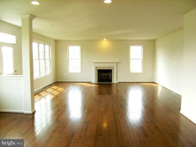 17616 Zullo Dr, Poolesville, MD 20837 - photo 5