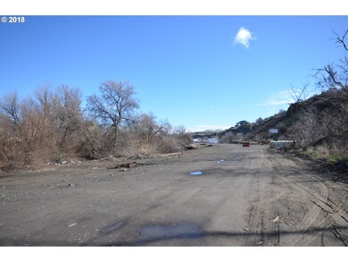 2519 E 2nd St, the Dalles, OR 97058 - photo 2