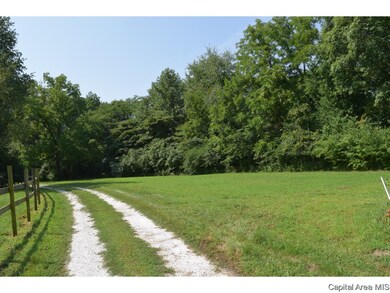 145 Bluebird Ln, Jacksonville, IL 62650 - photo 4