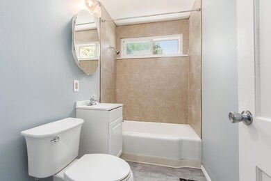 T 1539 E Maynard Ave00006