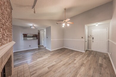 2101 Saint Michaels Dr unit 209, Arlington, TX 76011 - photo 5