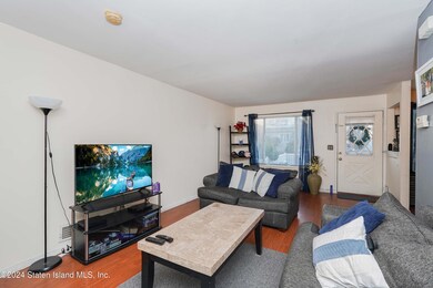 237 Loretto St, Staten Island, NY 10307 - photo 5