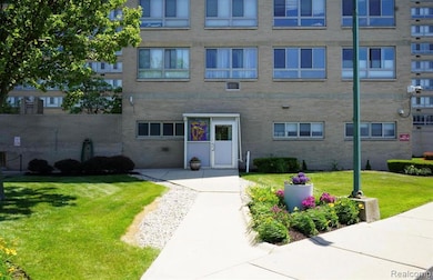 River House Co-Op Apartments unit 624, Detroit, MI 48214 - photo 4