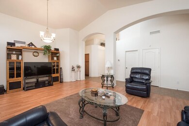04- ENTRY TO FORMAL LIVING