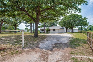 334 County Road 3340, Paradise, TX 76073 - photo 2