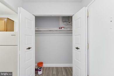 6100 Westchester Park Dr unit 520, College Park, MD 20740 - photo 4