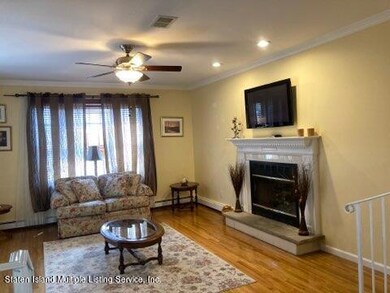 135 Camden Ave, Staten Island, NY 10309 - photo 3