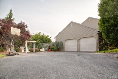 108 Turnberry Ct, Bath, PA 18014 - photo 2