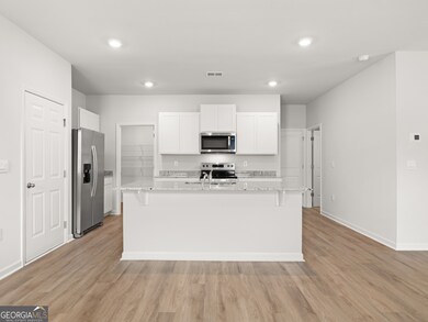 8_GA_Dallas_OakleighGlen_RobieE_Kitchen
