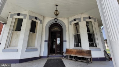 634 Centre Ave unit 2, Reading, PA 19601 - photo 2