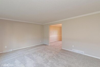 02_8972RAVINEAVE_2002_LowRes
