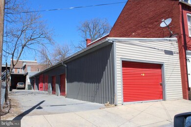 560 Manor St, Lancaster, PA 17603 - photo 2