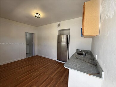 6301 Moseley St unit 2, Hollywood, FL 33024 - photo 3