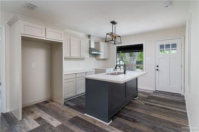 1009 S Nebraska Ave, Weslaco, TX 78596 - photo 2