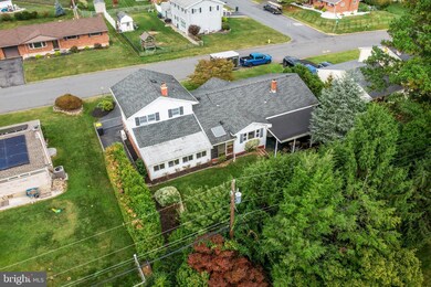 7302 Hillcrest Dr, Macungie, PA 18062 - photo 6