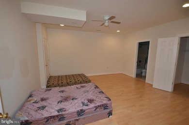 22769 Watson Heights Cir, Ashburn, VA 20148 - photo 4