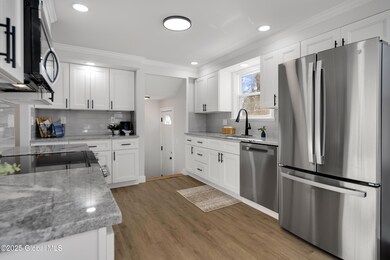 875 Stark Ave, Schenectady, NY 12309 - photo 5