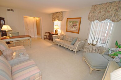 4701 LR facing Foyer